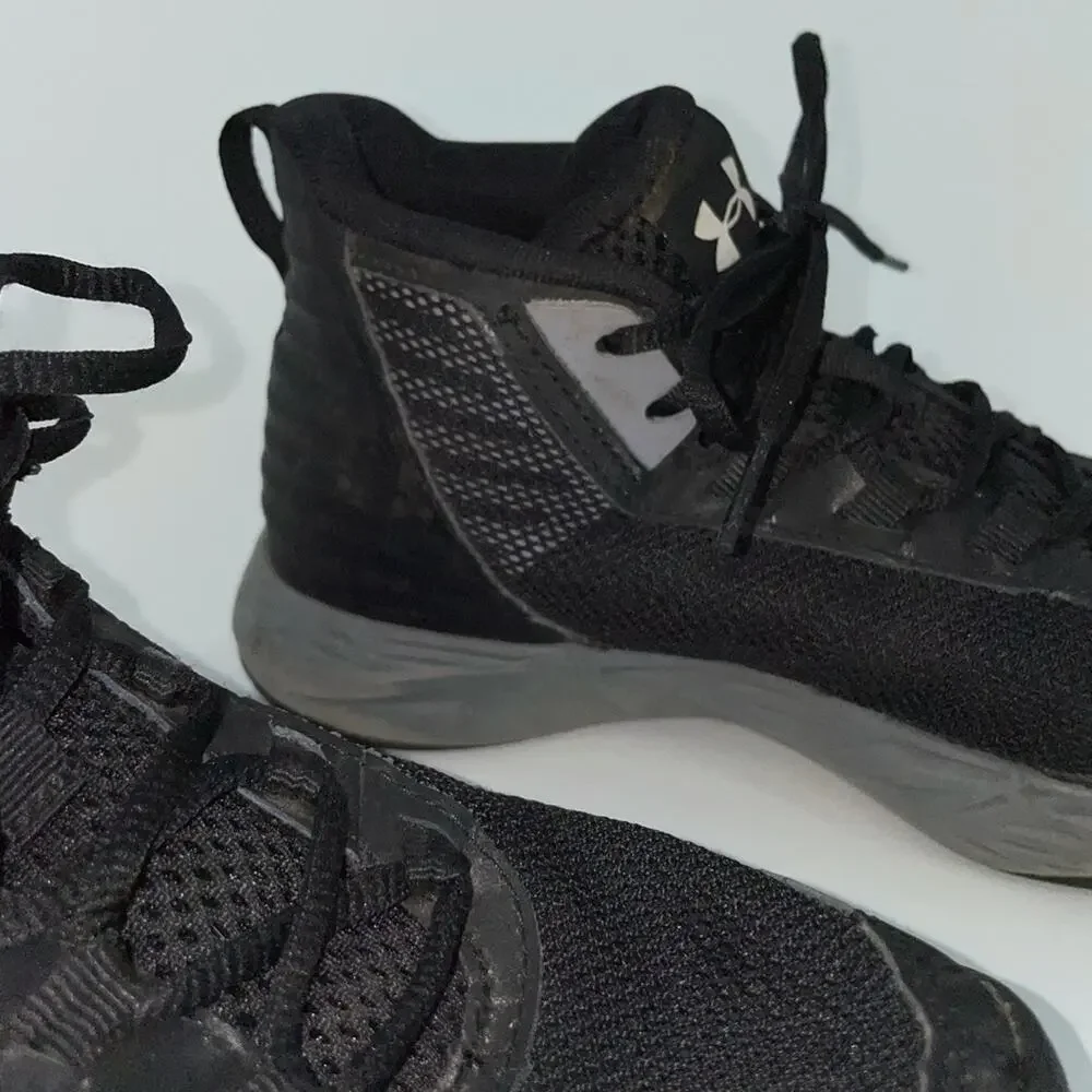 Under Armour‎ High Top Sneaker Black Grey Youth 5 Lace Up Basketball Shoe